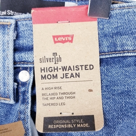 Levi's SilverTab A36990003 High-Waisted Mom Jean NWT - Picture 3 of 9